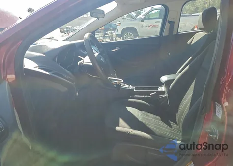 2016 Ford Focus Se z USA, uszkodzony, nr VIN 1FADP3F21GL263653